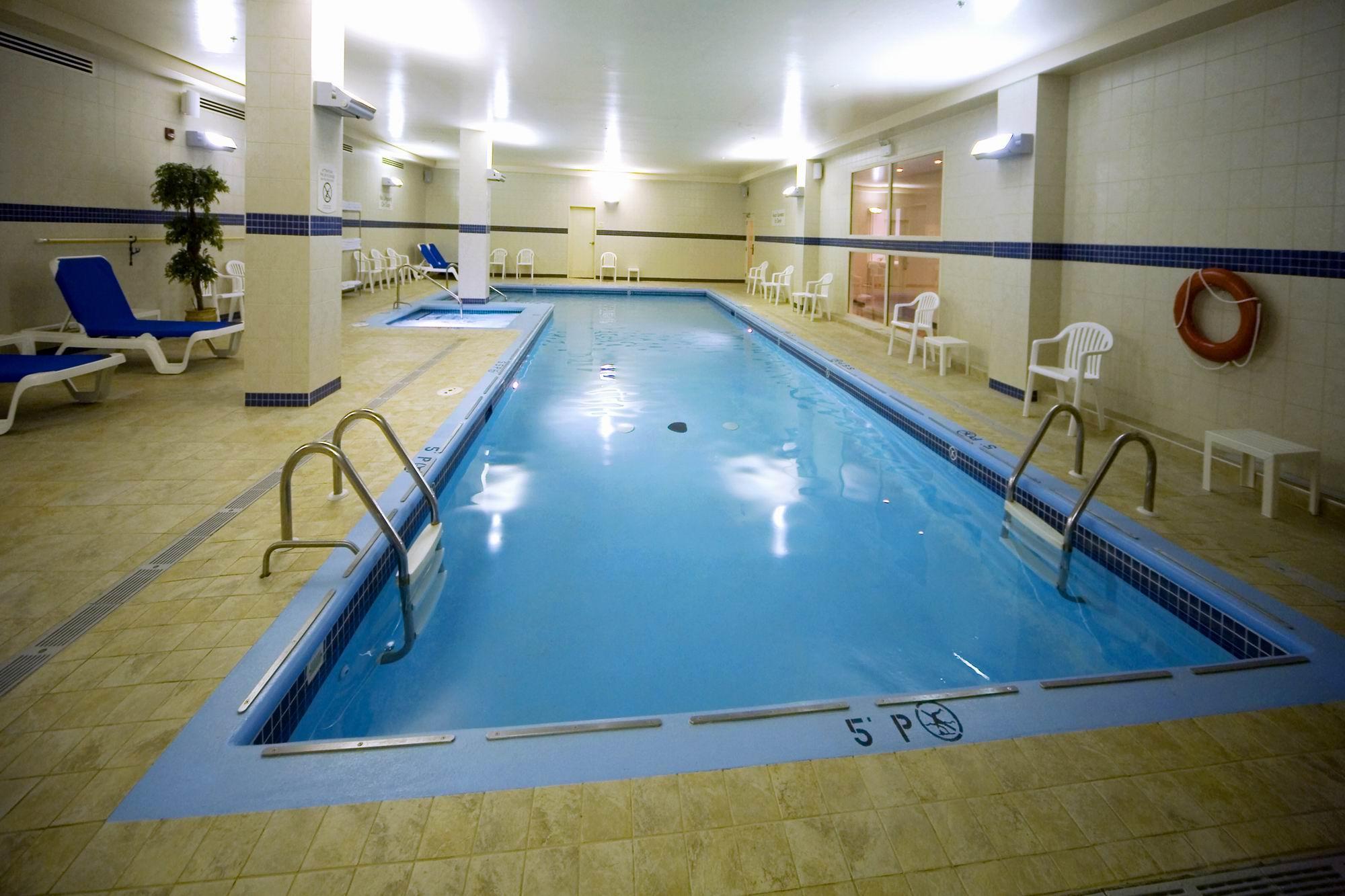 Residence Inn By Marriott Montreal Airport Dorval Bagian luar foto