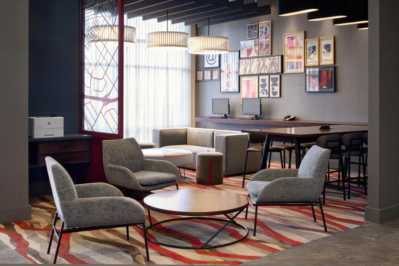 Residence Inn By Marriott Montreal Airport Dorval Bagian luar foto