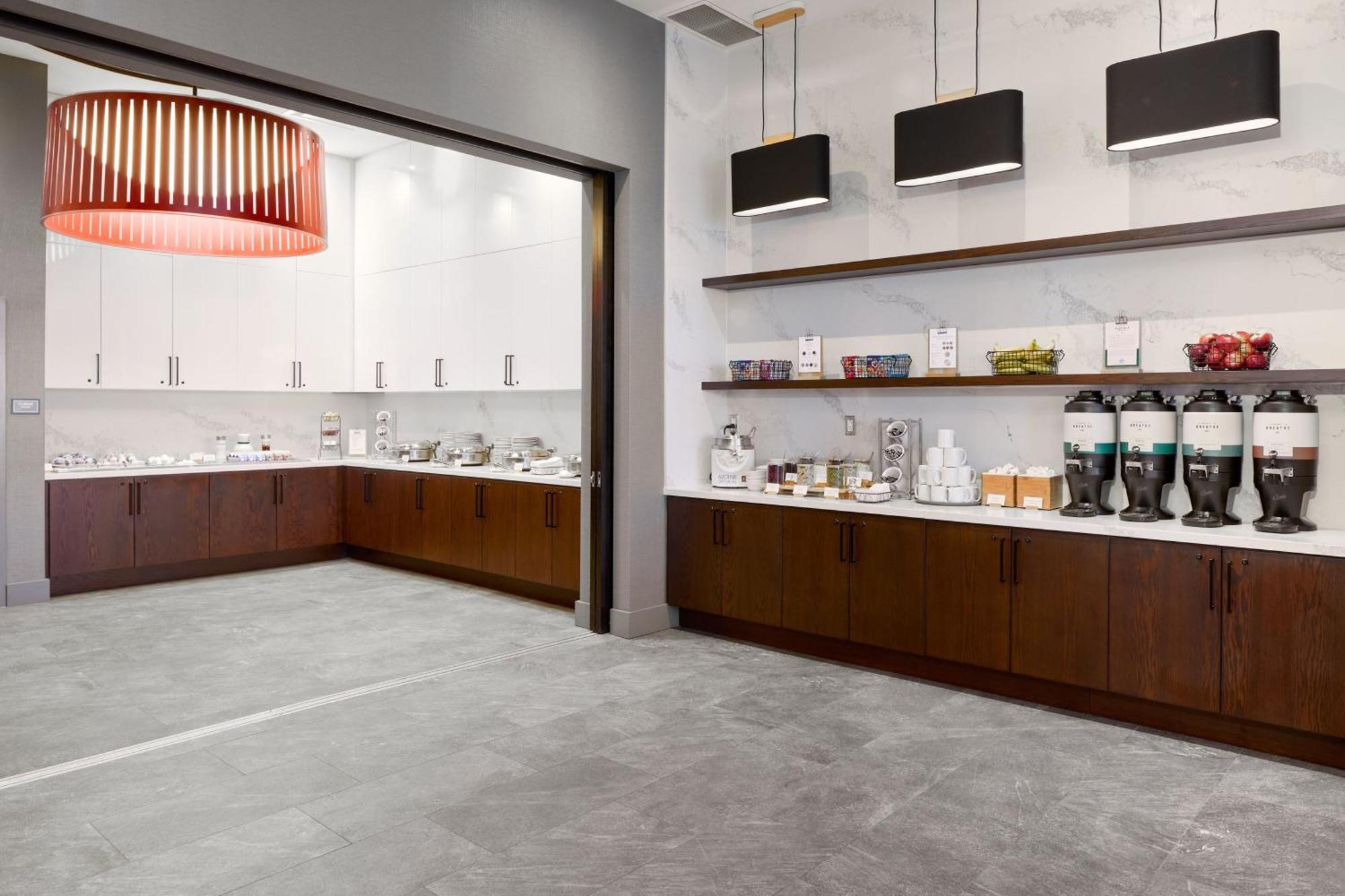 Residence Inn By Marriott Montreal Airport Dorval Bagian luar foto