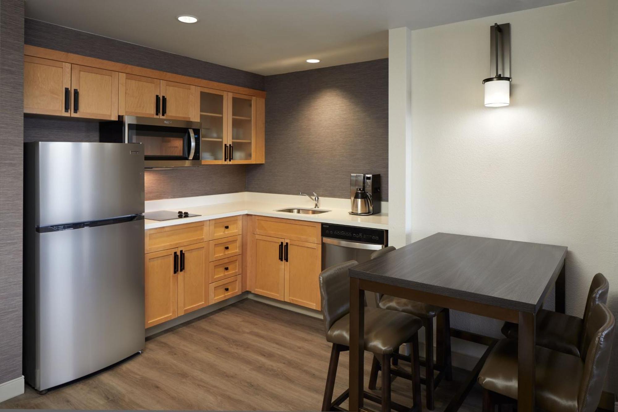 Residence Inn By Marriott Montreal Airport Dorval Bagian luar foto