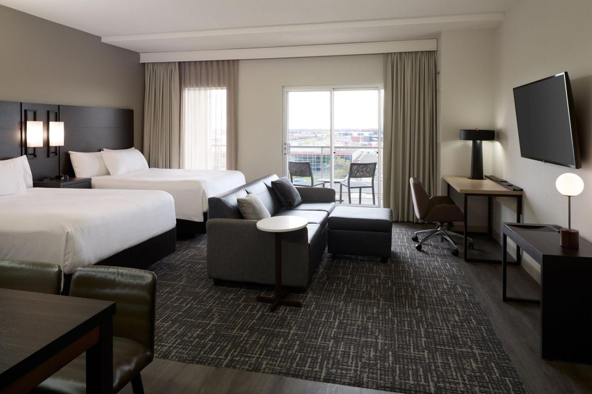 Residence Inn By Marriott Montreal Airport Dorval Bagian luar foto