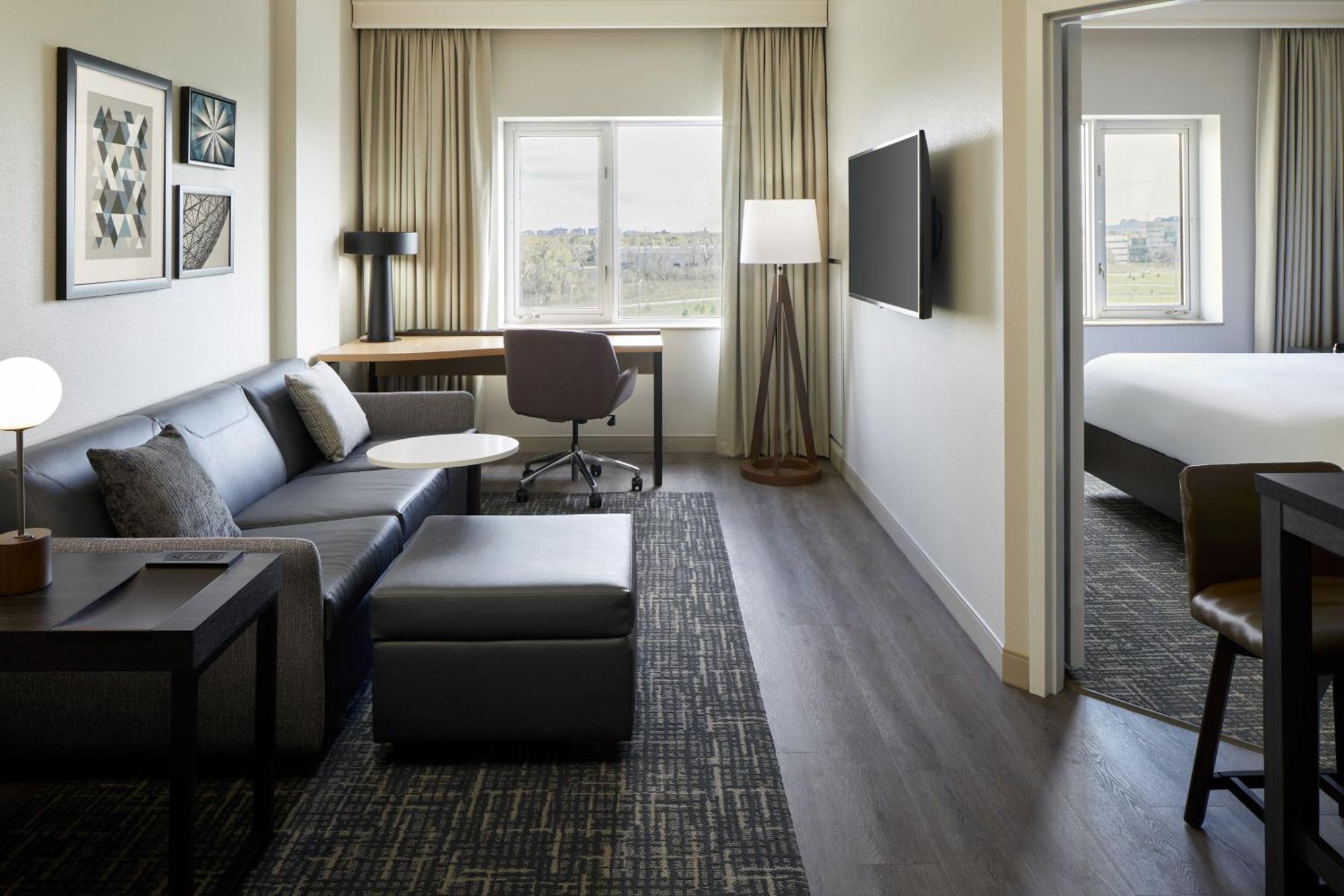 Residence Inn By Marriott Montreal Airport Dorval Bagian luar foto