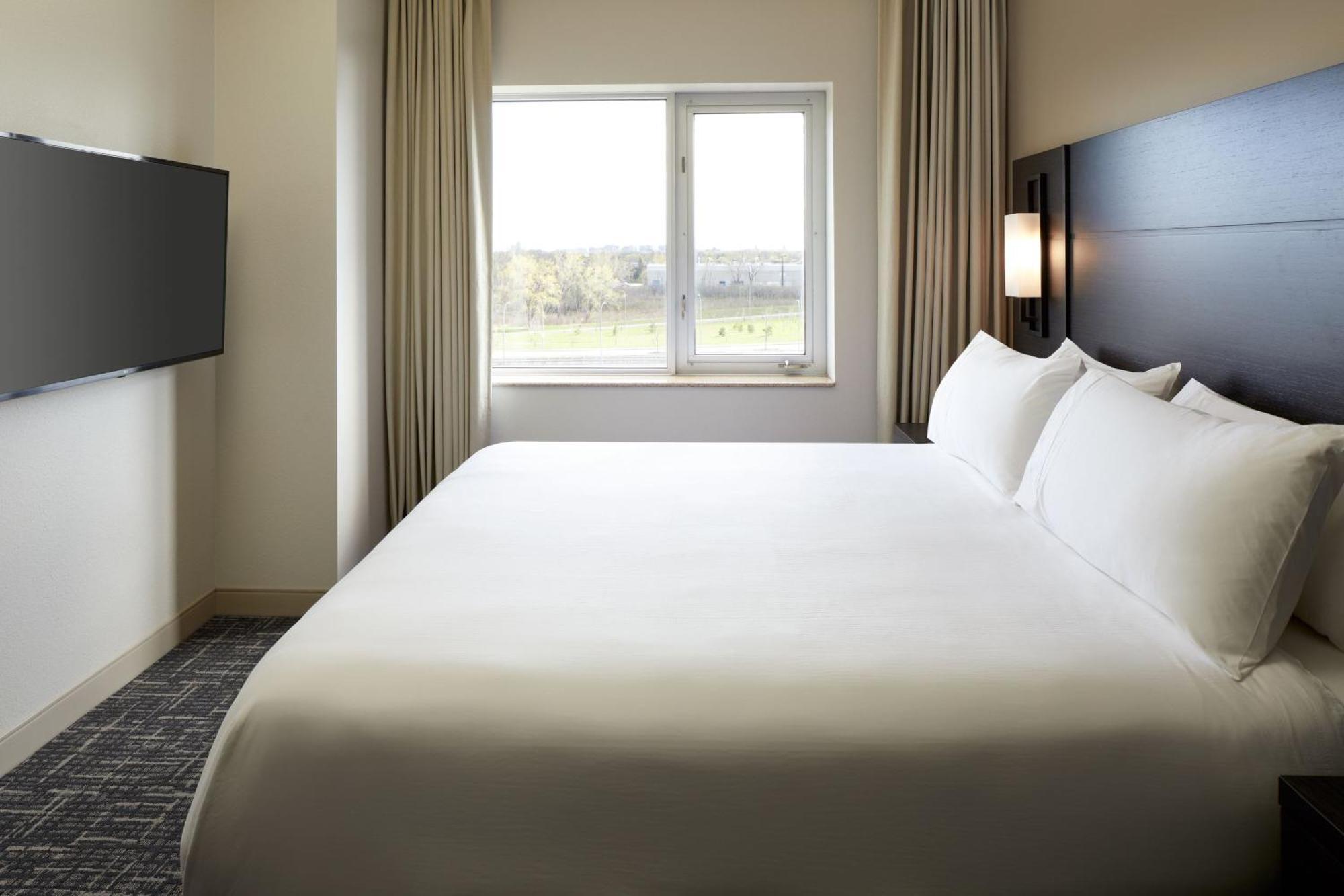 Residence Inn By Marriott Montreal Airport Dorval Bagian luar foto
