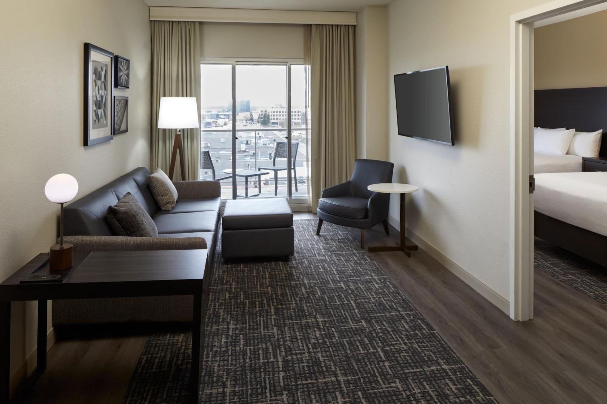 Residence Inn By Marriott Montreal Airport Dorval Bagian luar foto