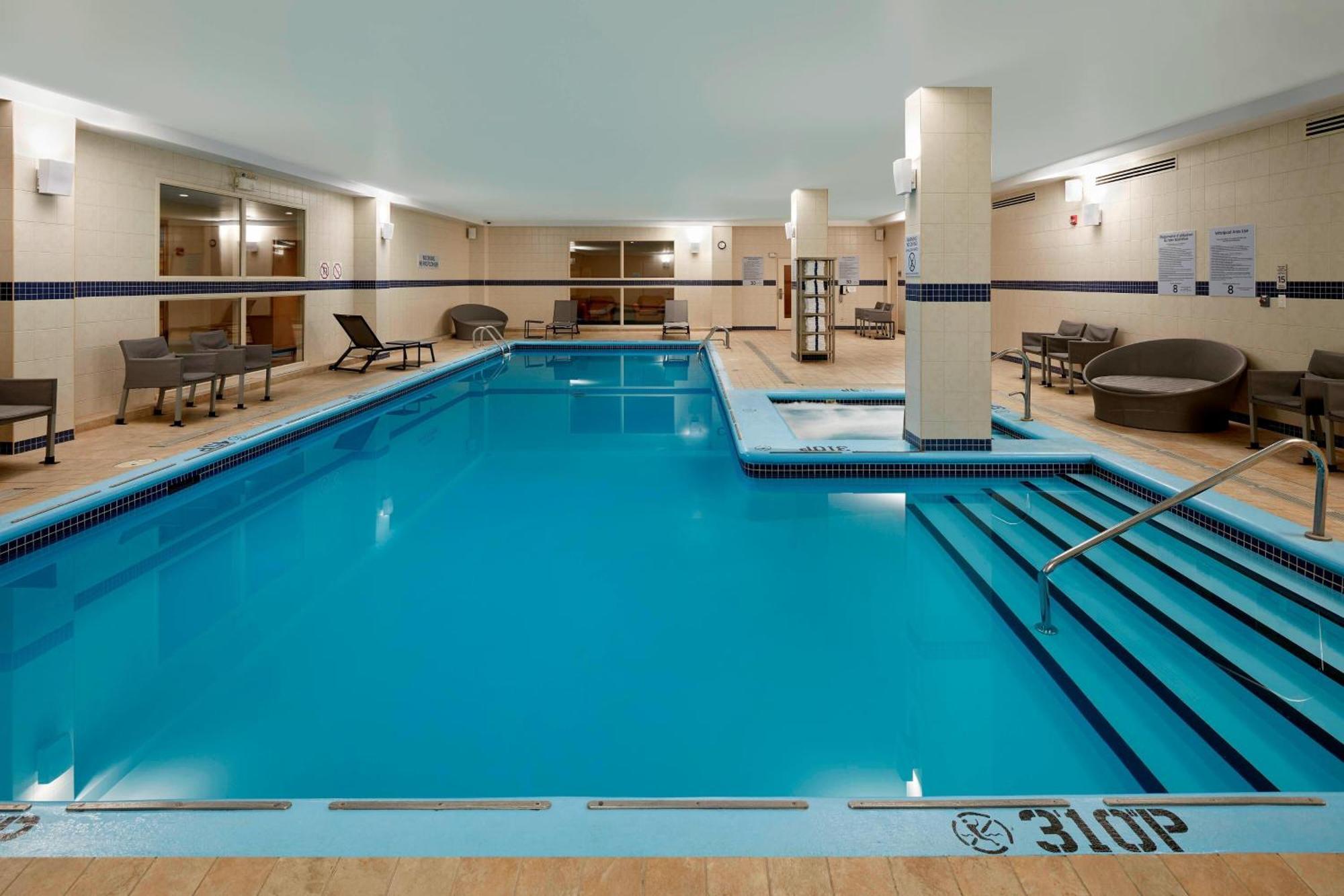 Residence Inn By Marriott Montreal Airport Dorval Bagian luar foto