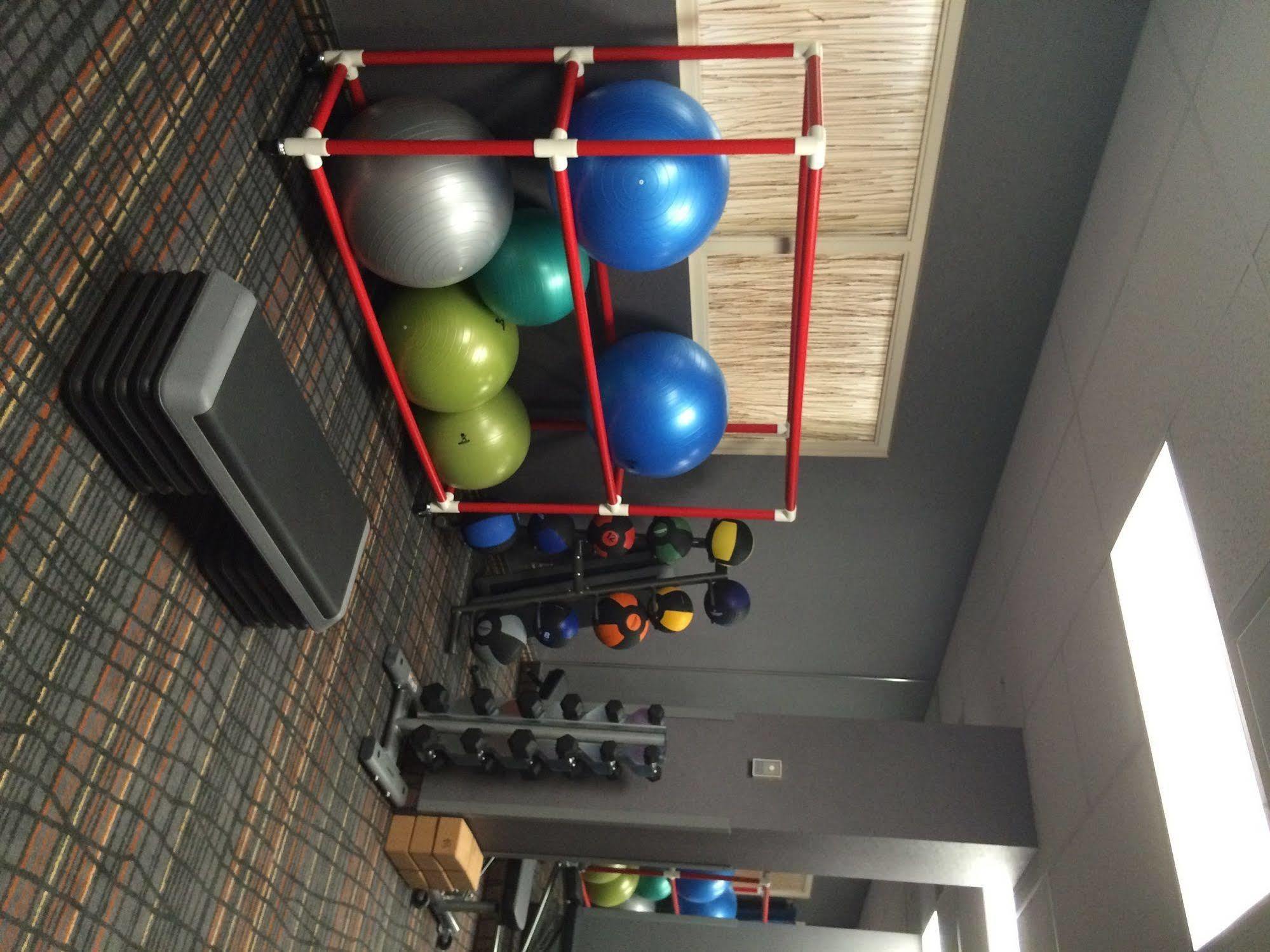Residence Inn By Marriott Montreal Airport Dorval Bagian luar foto